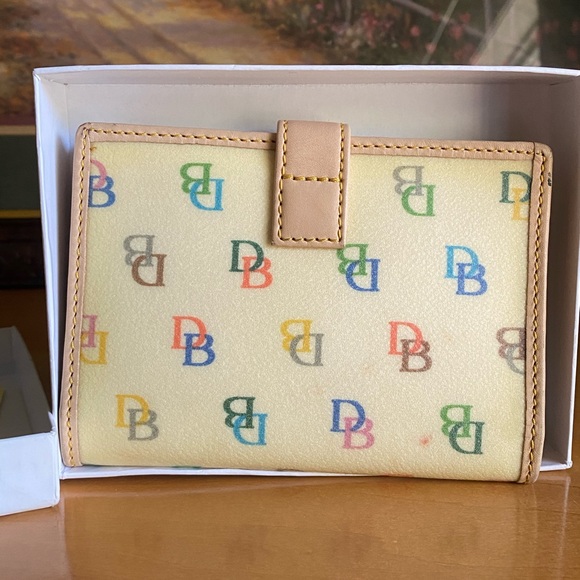 Dooney & Bourke Rare Rainbow Monogram Y2K It Girl Wallet - Picture 3 of 13